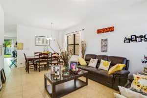 659 NE 191st St, Miami, FL 33179, Sold 10/03/22
