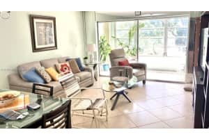 8814 W McNab Rd, Tamarac, FL 33321, Sold 12/22/22