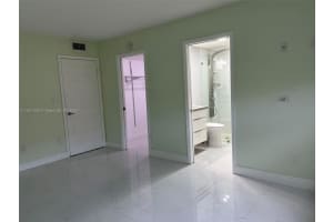 8625 NW 8th St APT 418, Miami, FL 33126, Sold 09/22/22