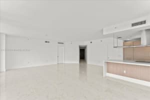 17111 Biscayne Blvd, North Miami Beach, FL 33160, Sold 09/09/22