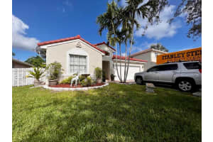 326 SW 195th Ave, Pembroke Pines, FL 33029, Sold 03/31/23