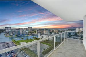 3725 S Ocean Dr PH 27, Hollywood, FL 33019, Sold 09/07/22