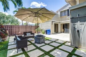 13291 NW 7th St, Plantation, FL 33325, Sold 09/09/22