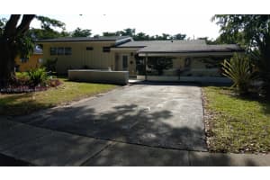 414 S 57th Way, Hollywood, FL 33023, Sold 02/03/23