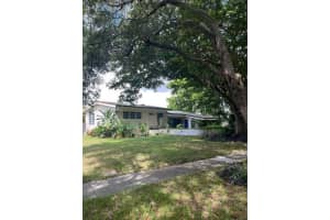 414 S 57th Way, Hollywood, FL 33023, Sold 02/03/23