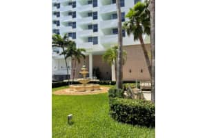 2899 Collins Ave, Miami, FL 33140, Sold 11/28/22