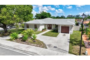 5917 NW 199th St, Hialeah, FL 33015, Sold 09/29/22