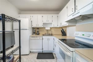 3301 N Country Club Dr, Miami, FL 33180, Sold 10/05/22
