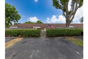 5140 E Lakes Dr, Pompano Beach, FL 33064, Sold 10/17/22