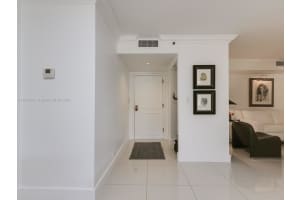 2000 Towerside Terrace APT 406, Miami, FL 33138, Sold 05/01/23