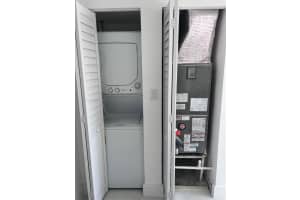 8897 Fontainebleau Blvd APT 412, Miami, FL 33172, Sold 11/01/22