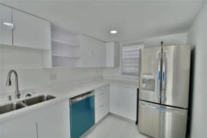 8897 Fontainebleau Blvd APT 412, Miami, FL 33172, Sold 11/01/22