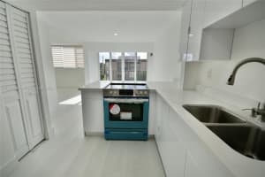 8897 Fontainebleau Blvd APT 412, Miami, FL 33172, Sold 11/01/22