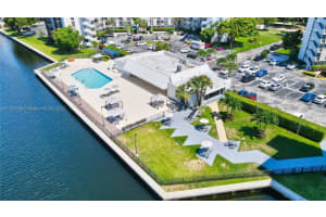 3401 N Country Club Dr APT 302, Aventura, FL 33180, Sold 09/23/22