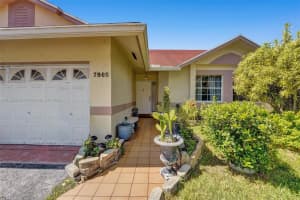 7865 NW 190th Ln, Hialeah, FL 33015, Sold 08/31/22