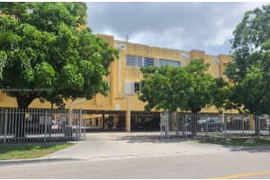 1555 W 44th Pl APT 308, Hialeah, FL 33012, Sold 11/14/22