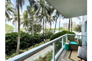 5099 NW 7th St APT 203, Miami, FL 33126, Sold 09/29/22