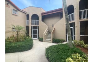 8842 SW 3rd St APT 202, Pembroke Pines, FL 33025, Sold 09/30/22