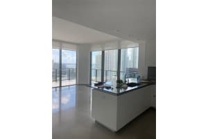 68 SE 6th St, Miami, FL 33131, Sold 12/08/22