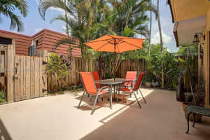 9925 NW 6th Ct, Plantation, FL 33324, Sold 09/20/22