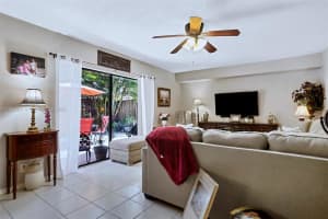 9925 NW 6th Ct, Plantation, FL 33324, Sold 09/20/22