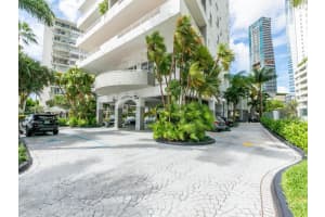 1402 Brickell Bay Dr APT 402, Miami, FL 33131, Sold 09/29/22