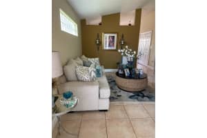 7457 NW 168th St, Hialeah, FL 33015, Sold 09/29/22