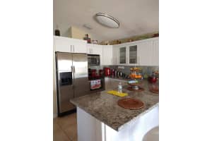 7457 NW 168th St, Hialeah, FL 33015, Sold 09/29/22