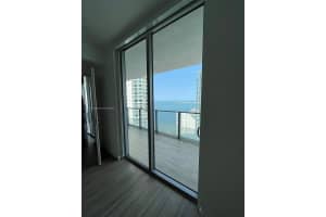 1300 Brickell Bay Dr APT 2104, Miami, FL 33131, Sold 10/18/22
