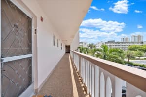 421 NE 14th Ave, Hallandale Beach, FL 33009, Sold 10/06/22