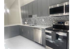 6990 NW 179th St, Hialeah, FL 33015, Sold 10/17/22