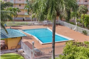 1655 W 44th Pl APT 435, Hialeah, FL 33012, Sold 09/23/22