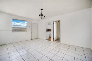 1655 W 44th Pl APT 435, Hialeah, FL 33012, Sold 09/23/22