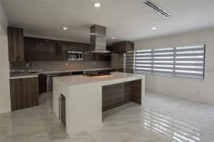 8541 NW 178th St, Hialeah, FL 33015, Sold 09/13/22