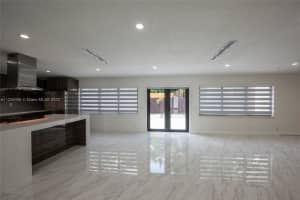 8541 NW 178th St, Hialeah, FL 33015, Sold 09/13/22