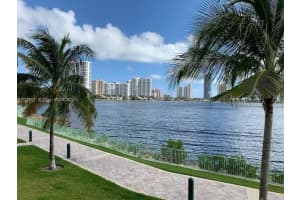 3250 NE 188th St, Aventura, FL 33180, Sold 11/03/22