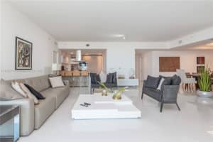 17301 Biscayne Blvd, North Miami Beach, FL 33160, Sold 12/12/22