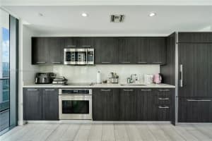 55 SW 9th St Apt 1006, Miami, FL 33130, Sold 11/28/22
