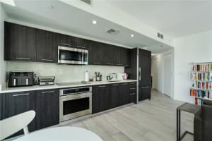 55 SW 9th St Apt 1006, Miami, FL 33130, Sold 11/28/22