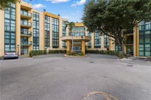 11800 SW 18th St Apt 201-4, Miami, FL 33175, Sold 10/19/22