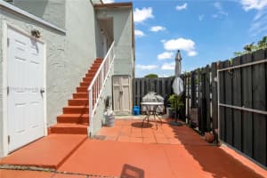 15410 SW 81st Cir Ln APT 912, Miami, FL 33193, Sold 09/30/22