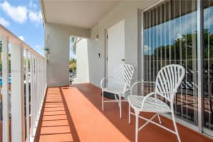 15410 SW 81st Cir Ln APT 912, Miami, FL 33193, Sold 09/30/22