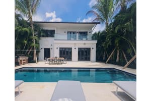 102 S Hibiscus Dr, Miami Beach, FL 33139, Sold 02/22/23