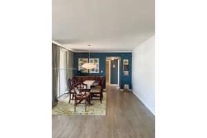 1420 Brickell Bay Dr, Miami, FL 33131, Sold 12/05/22