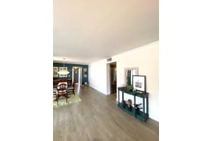 1420 Brickell Bay Dr, Miami, FL 33131, Sold 12/05/22