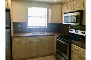 9373 Fontainebleau Blvd, Miami, FL 33172, Sold 12/06/22