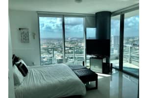 92 SW 3rd St APT 3310, Miami, FL 33130, Sold 02/28/23