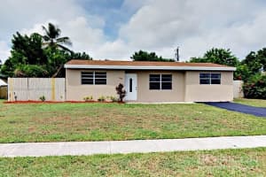 447 Cheyenne Dr, Lake Worth, FL 33462, Sold 02/17/23