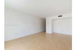 1610 Lenox Ave. APT 215, Miami Beach, FL 33139, Sold 09/30/22