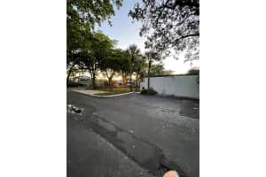 16351 Ravenwood Pl, Hialeah, FL 33014, Sold 09/28/22